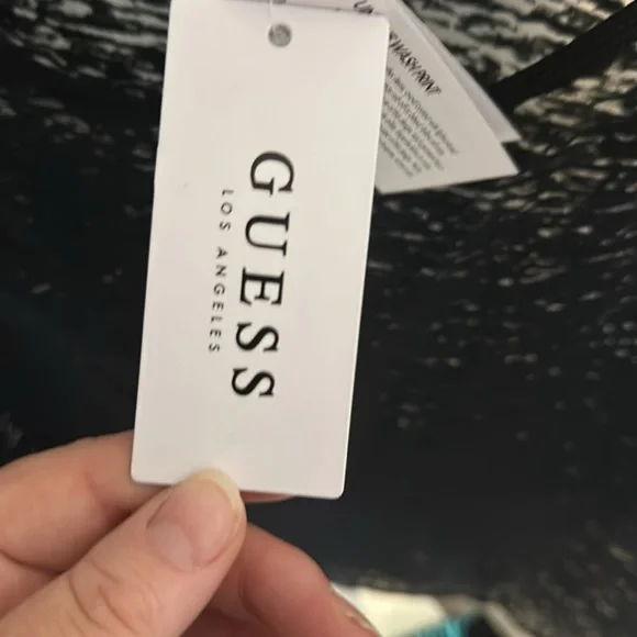 NWT Guess SS waves burnout tee size M - Picture 3 of 8